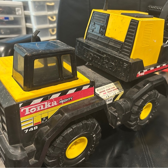 Vintage Tonka Mighty Construction Vehicle in Black and Yellow - Picture 8 of 13